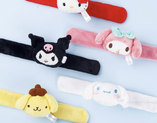 Sanrio Plush Doll Bracelet Hello Kitty My Melody Kuromi Cinnamon Roll Pompompurin Pochaco