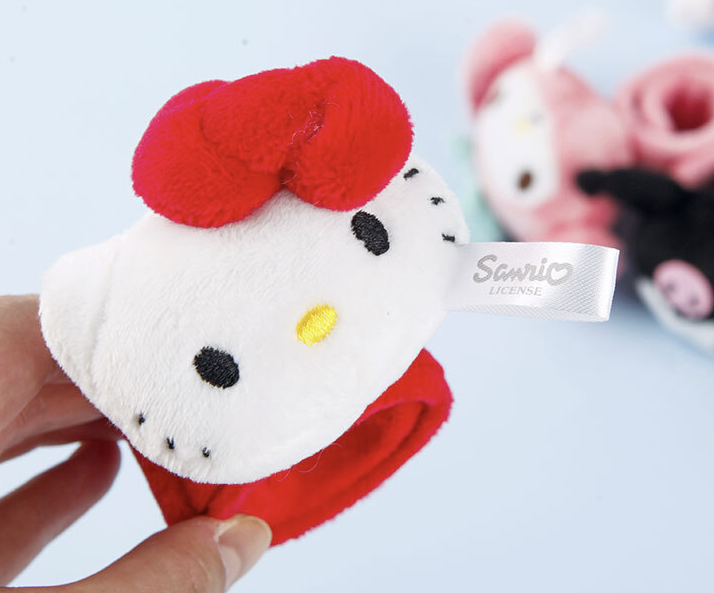 Sanrio Plush Doll Bracelet Hello Kitty My Melody Kuromi Cinnamon Roll Pompompurin Pochaco